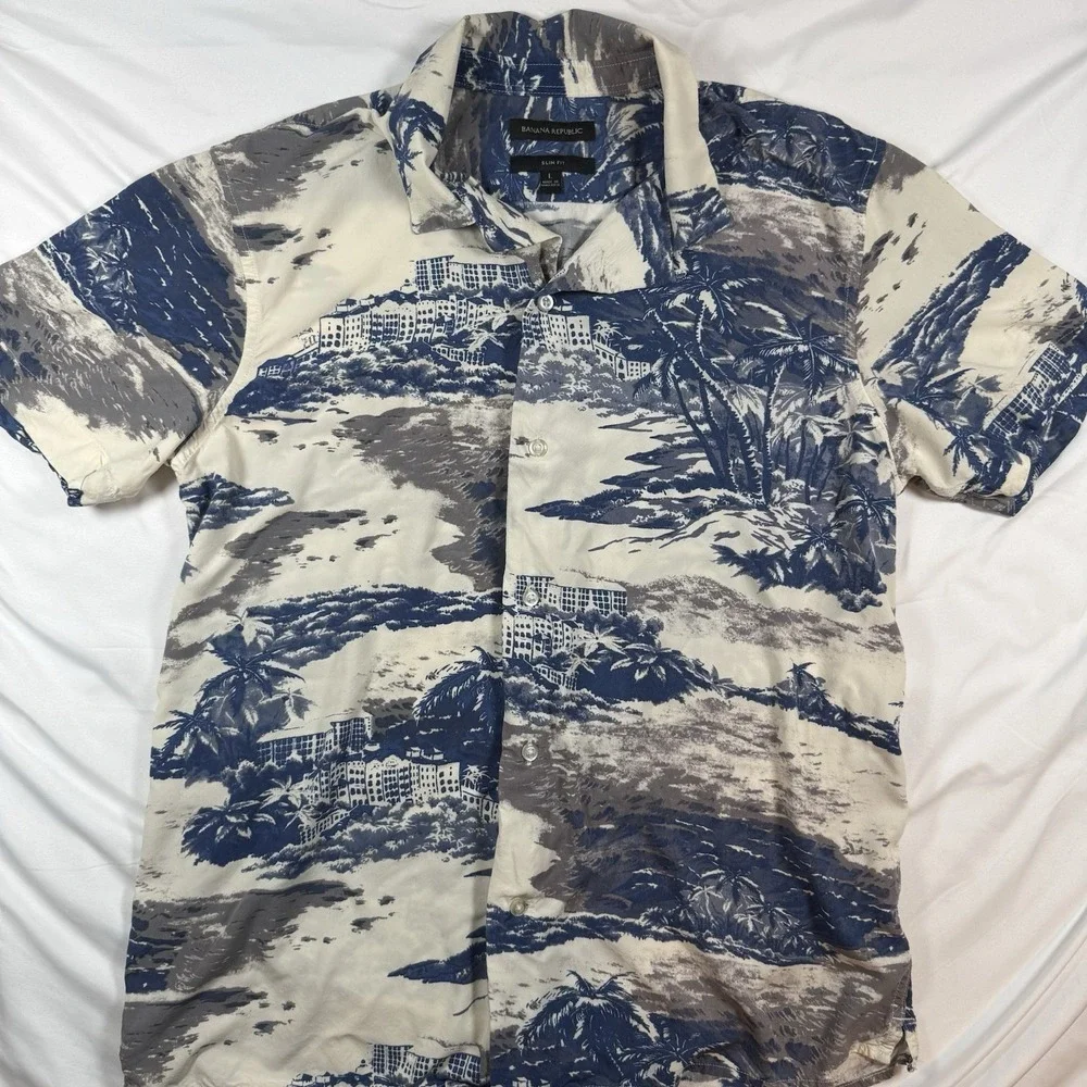 Banana Republic Slim Fit Tropical Graphic Rayon Short Sleeve Button-Up Shirt L